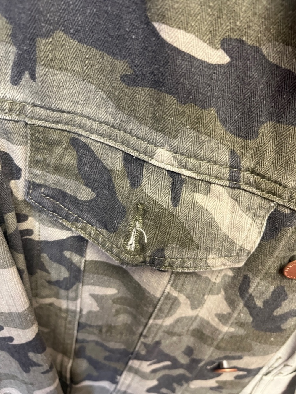 Dear John Green Camo Cropped Trucker Jacket - Picture 3 of 8